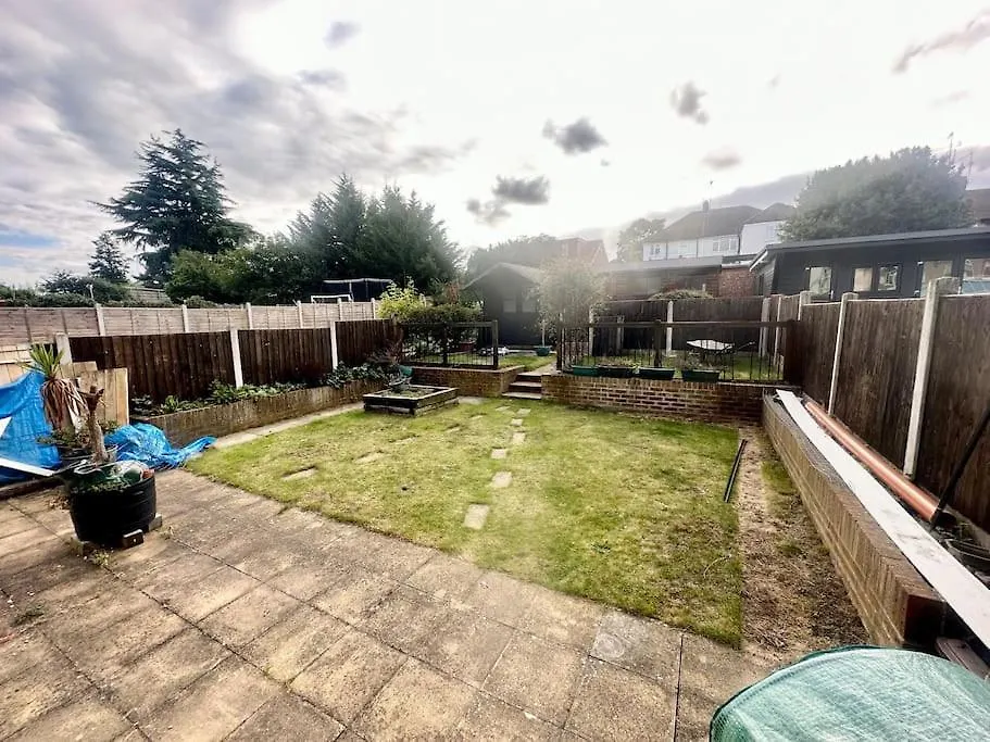 5 Bedroom House In Da7 Erith 0*,  United Kingdom