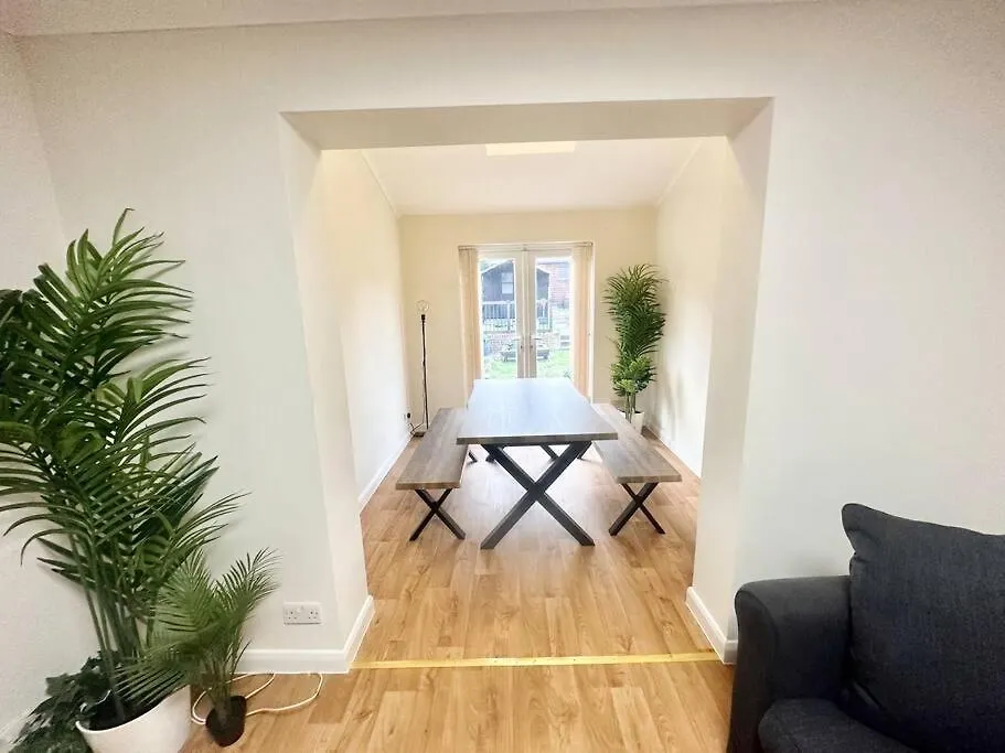 Holiday home 5 Bedroom House In Da7 Erith United Kingdom